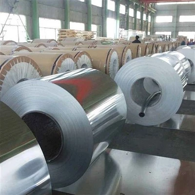 Grote rol aluminiumfolie